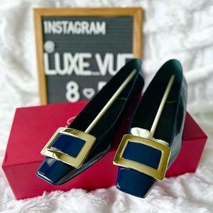 ⛔️SOLD⛔️BRAND NEW Roger Vivier belle vivier flat size 38 in Navy blue